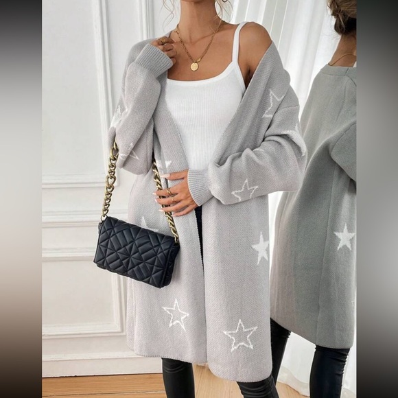 Cozy Grey Star Print Open Front Knit Cardigan - Picture 7 of 9